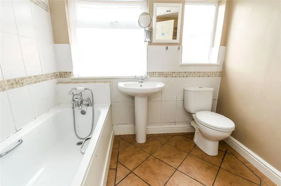 Bridge Road, Southampton, SO19, photo 9