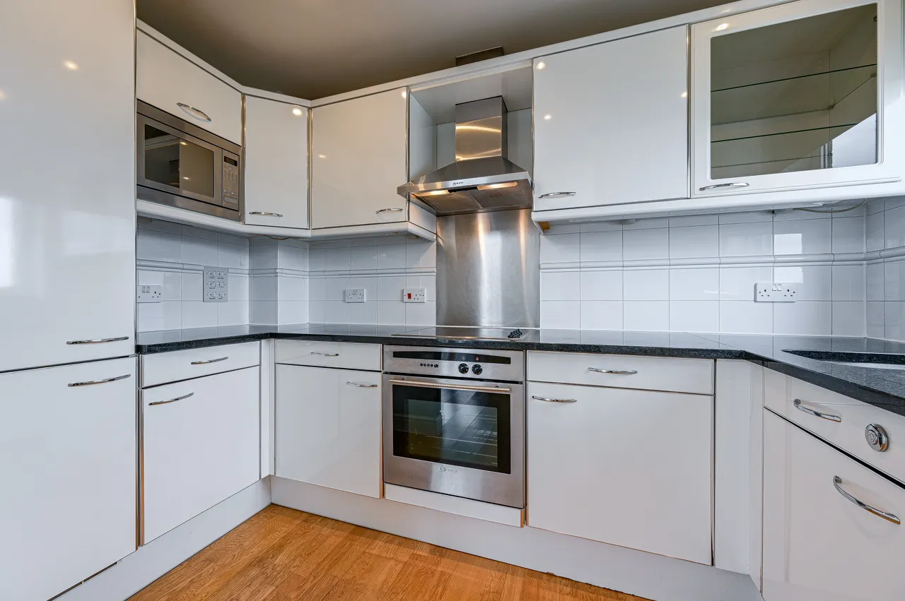 27 Greenfell Mansions, Glaisher Street, London, photo 5