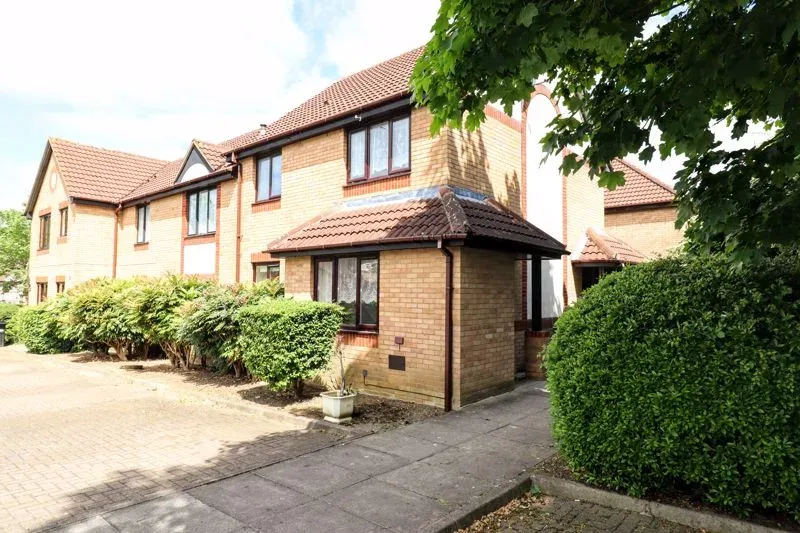 Pimpernel Grove, Walnut Tree, Milton Keynes, Buckinghamshire, MK7 7LG, photo 8