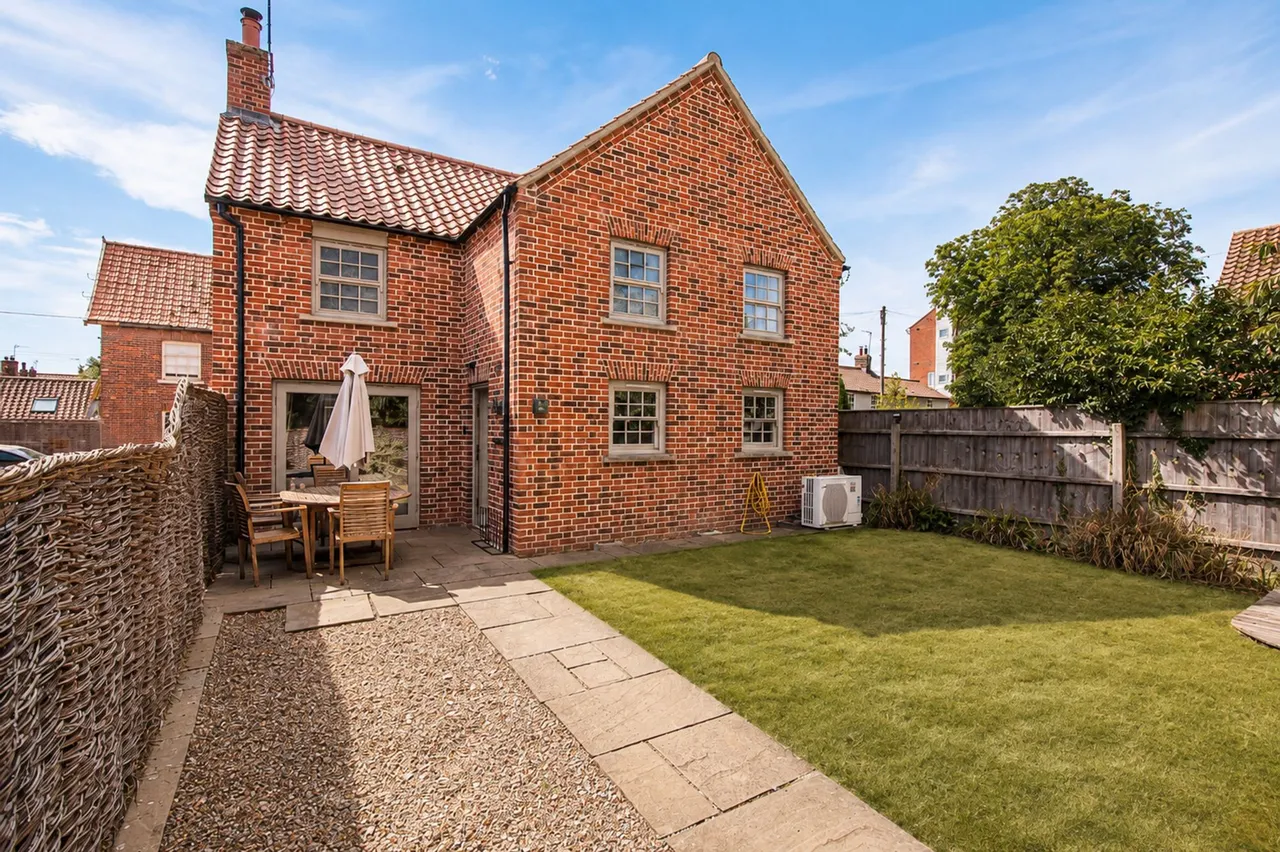 3 bed house for sale, No Onward Chain Detached Home in Sout