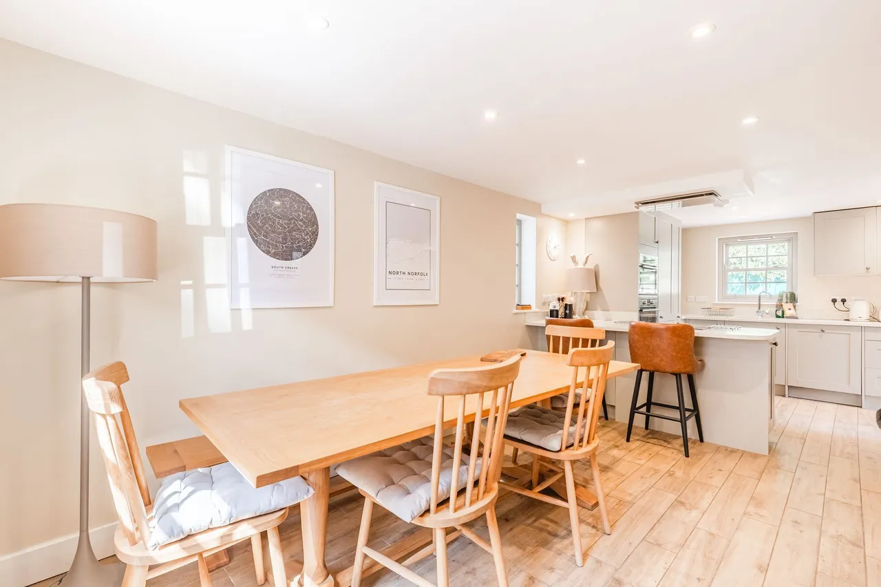 No Onward Chain Detached Home in Sout, photo 6