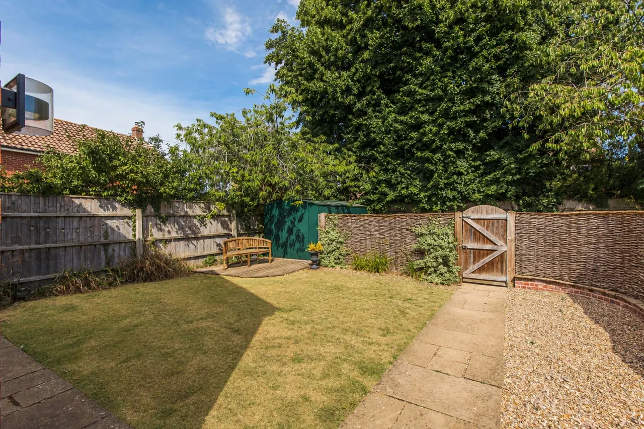 No Onward Chain Detached Home in Sout, photo 14