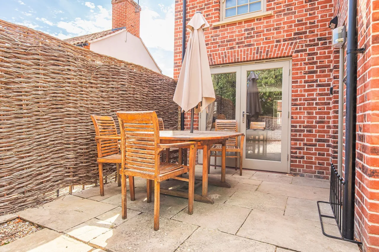 No Onward Chain Detached Home in Sout, photo 13