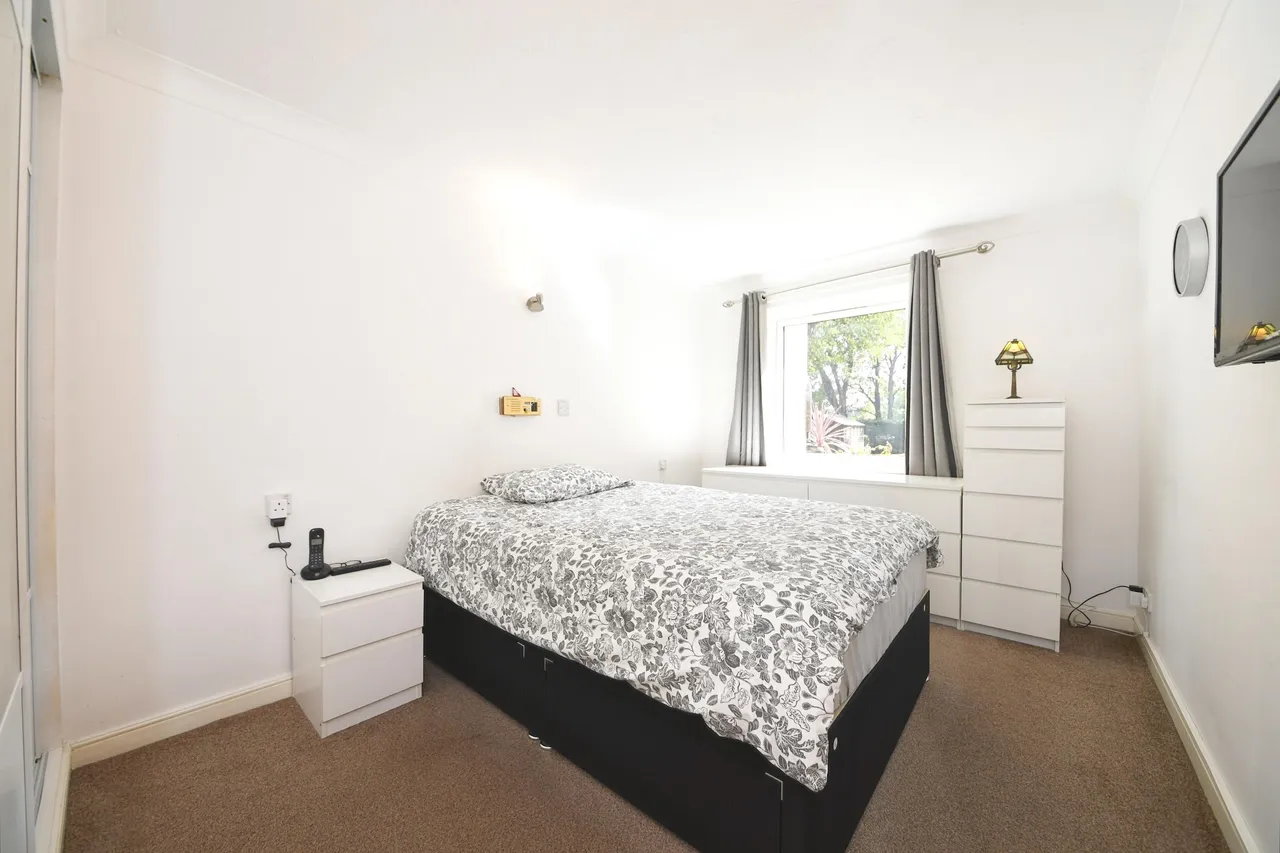Lychgate Court, 34 Friern Park, London, Uk, N12, photo 5