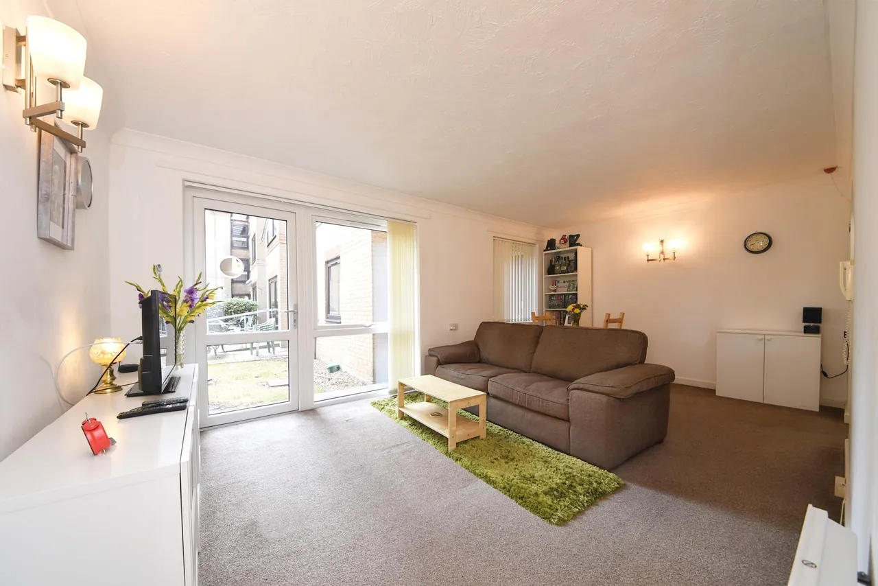 Lychgate Court, 34 Friern Park, London, Uk, N12, photo 3
