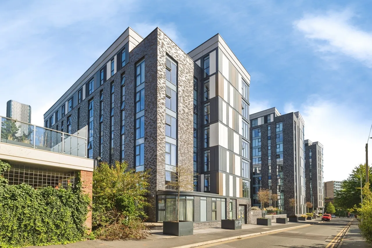 2 bed flat for sale, Woden Street, Salford, M5