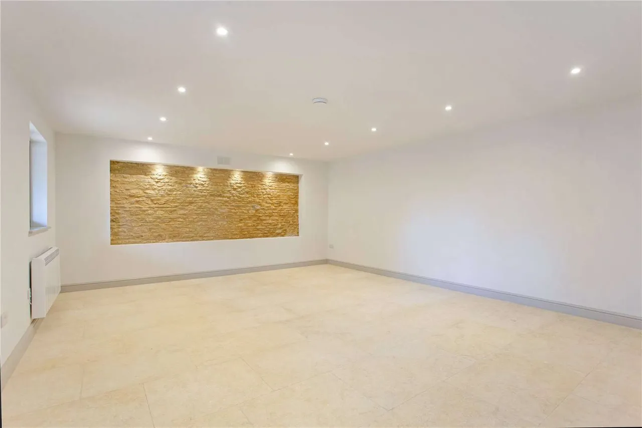Hawling, Cheltenham, Gloucestershire, GL54 5SZ, photo 9