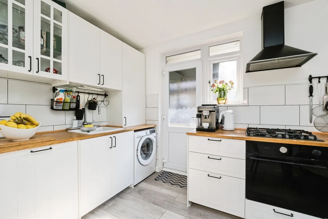 Kingsley Gardens, London, E4, photo 5