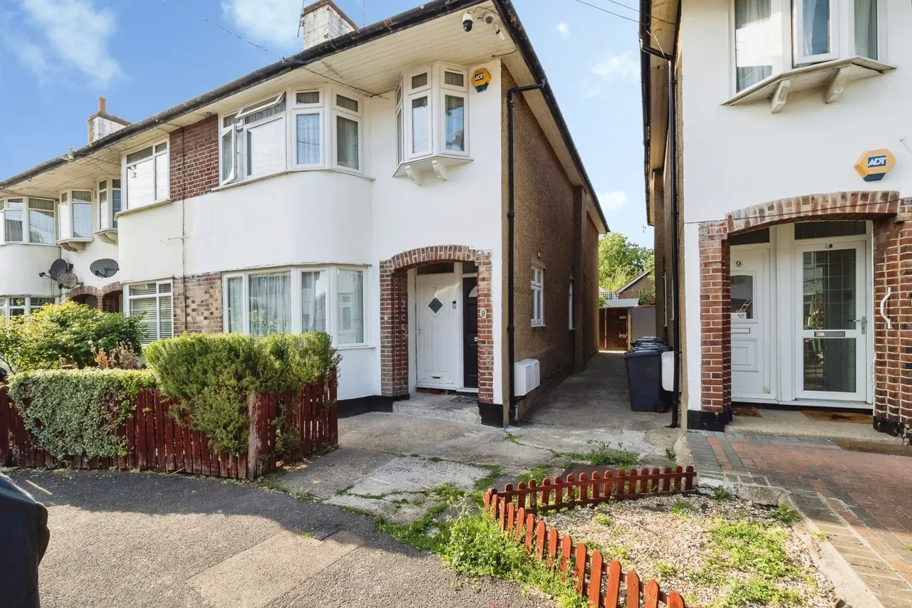 2 bed flat for sale — Kingsley Gardens, London, E4