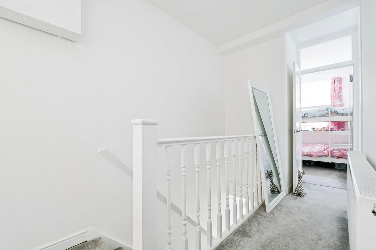 Kingsley Gardens, London, E4, photo 12