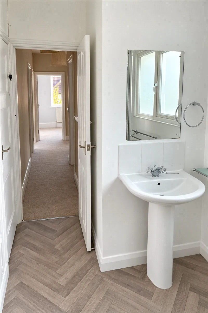 Clavering Avenue, London, SW13, photo 13