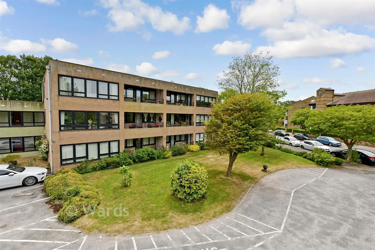 2 bed flat for sale, Lyell Road, Birchington, CT7
