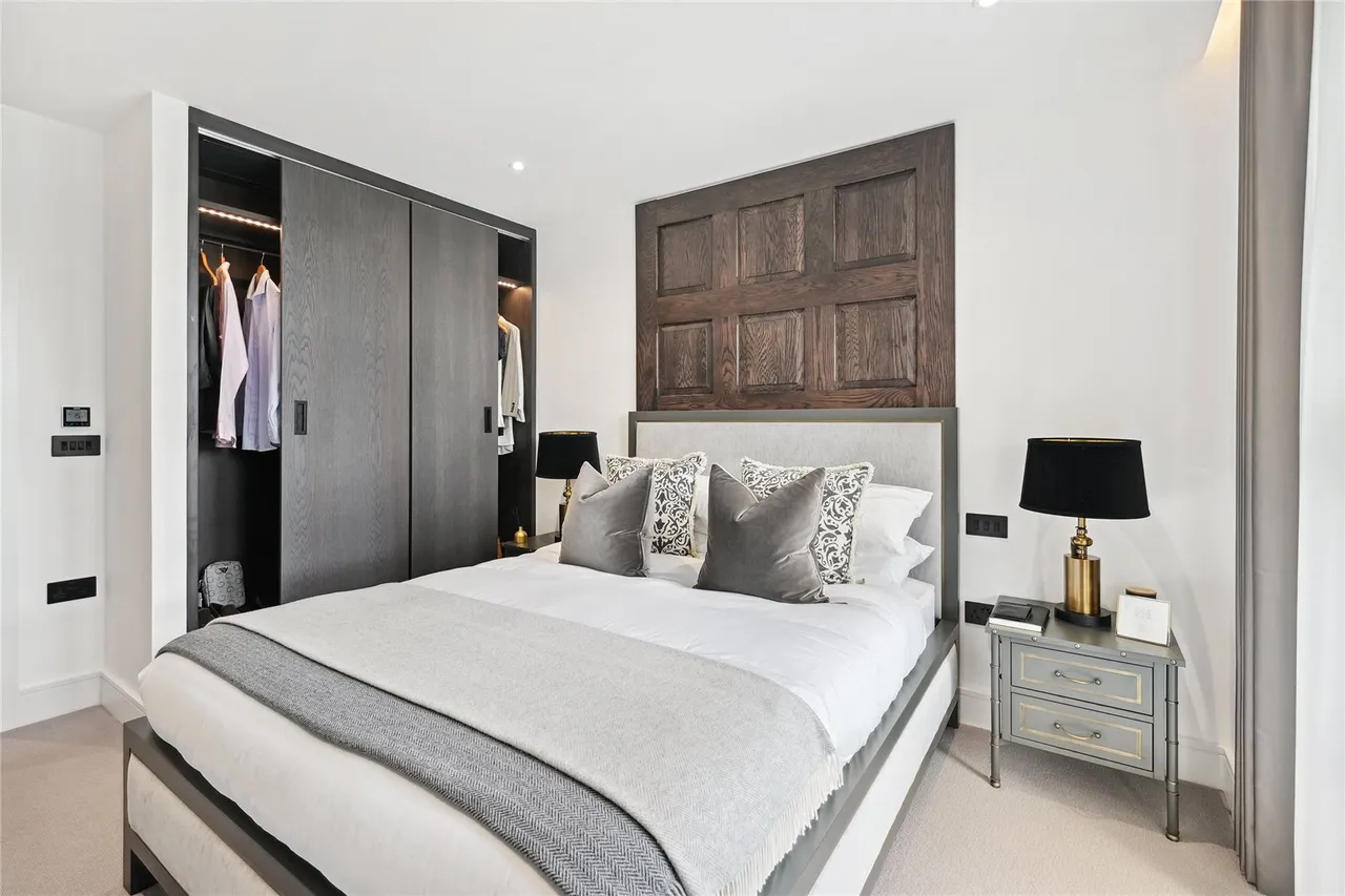 Southwark Bridge Road, London, SE1, photo 6