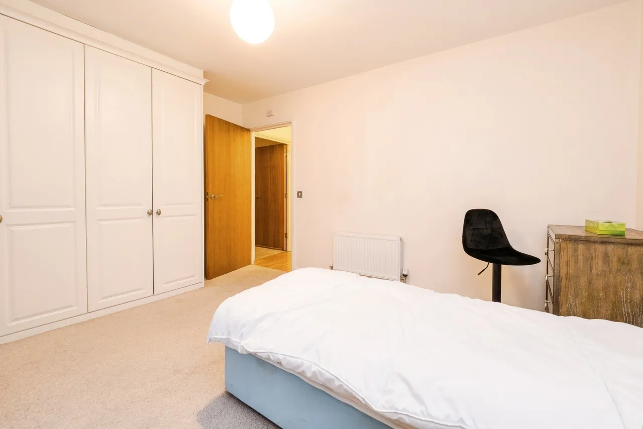 Gatekeepers House, Queen Mary Avenue, London, E18, photo 10