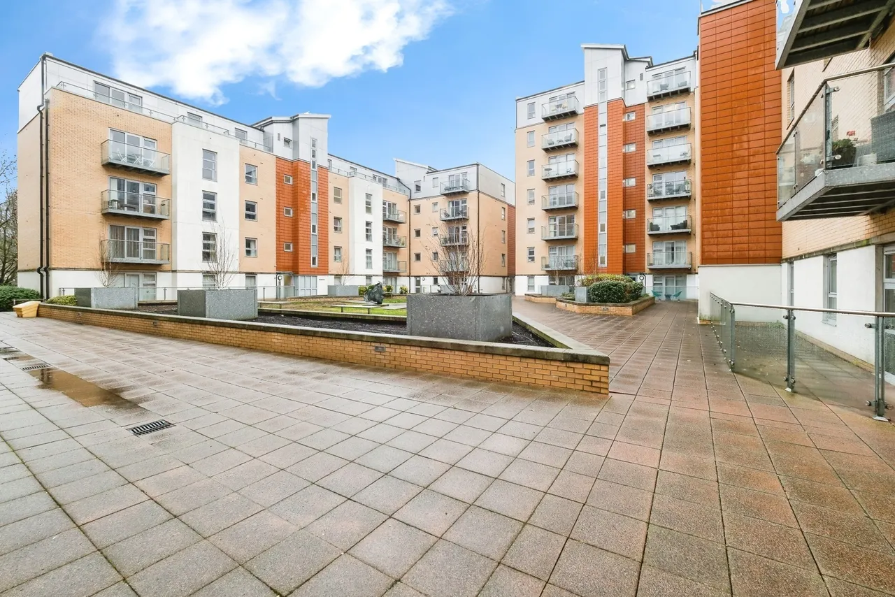Gatekeepers House, Queen Mary Avenue, London, E18, photo 17