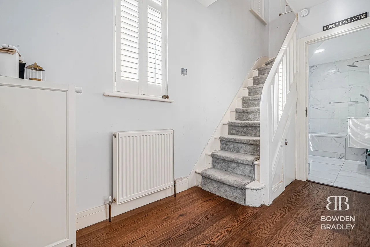 Caterham Avenue, Clayhall, IG5, photo 11