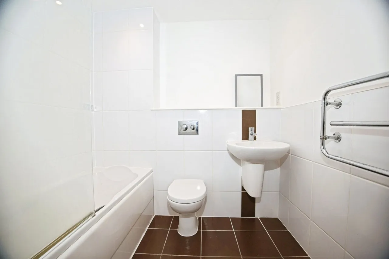 Heol Glan Rheidol, Cardiff, CF10, photo 10