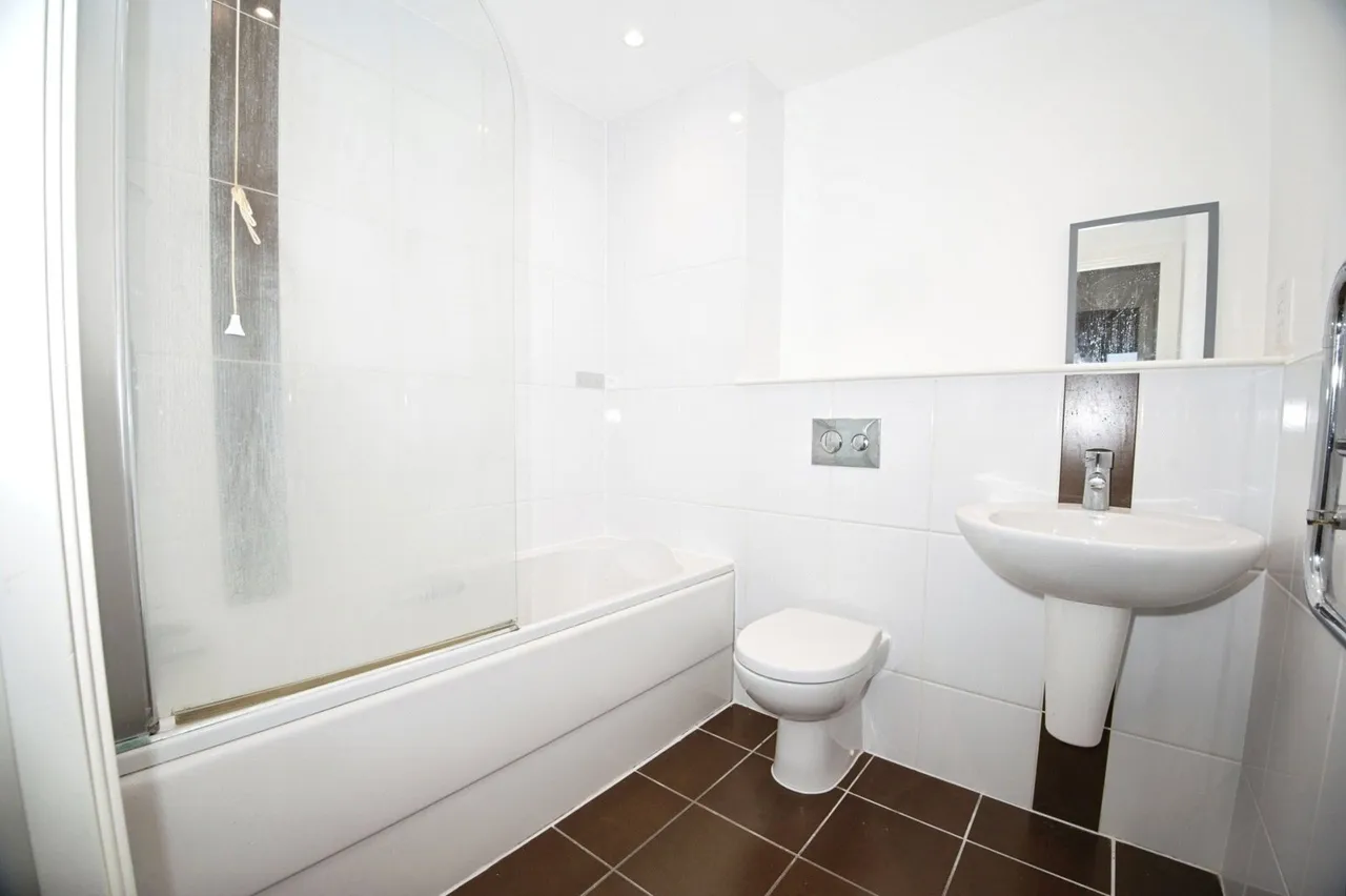 Heol Glan Rheidol, Cardiff, CF10, photo 8
