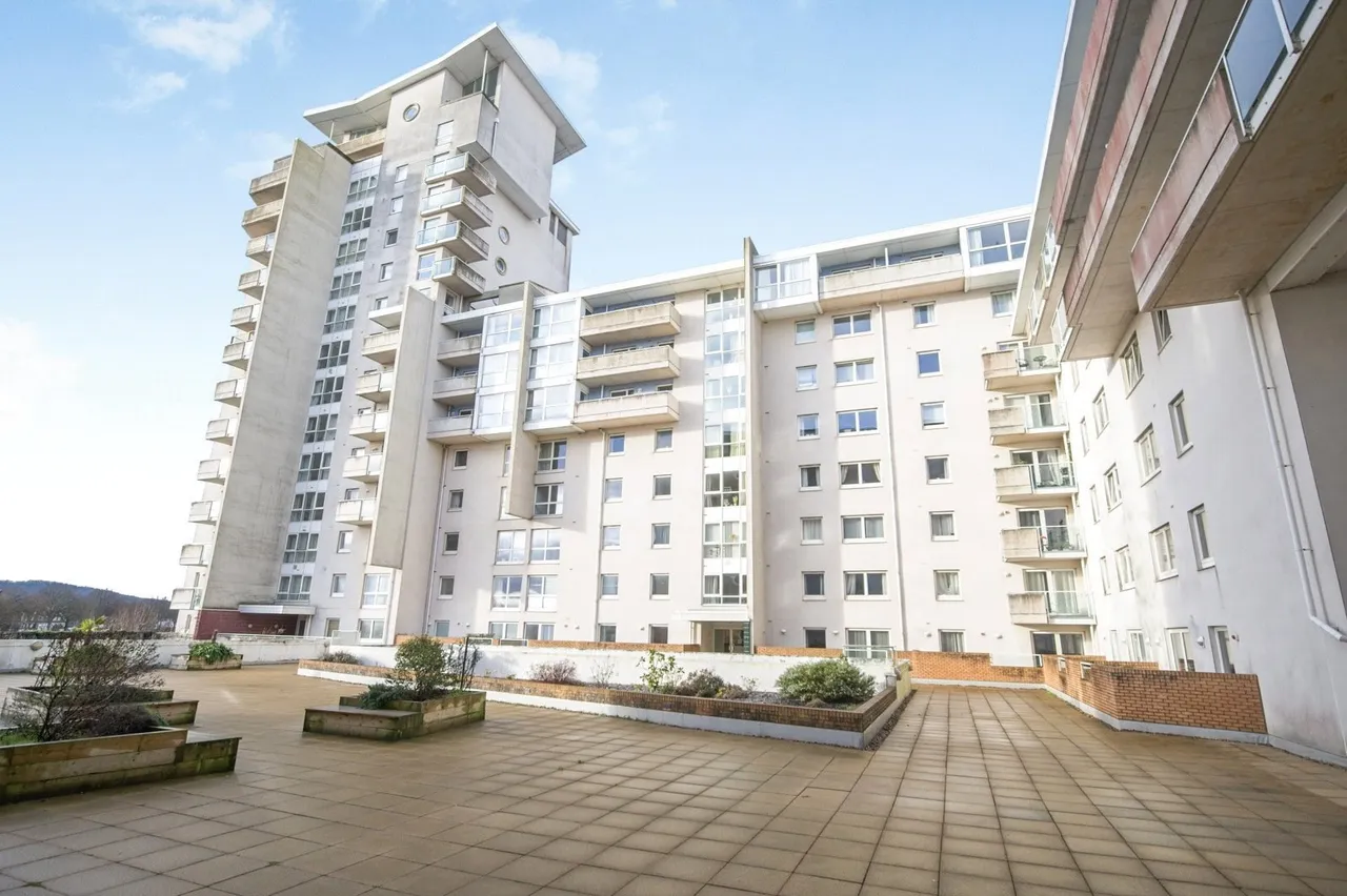 1 bed flat for sale — Heol Glan Rheidol, Cardiff, CF10