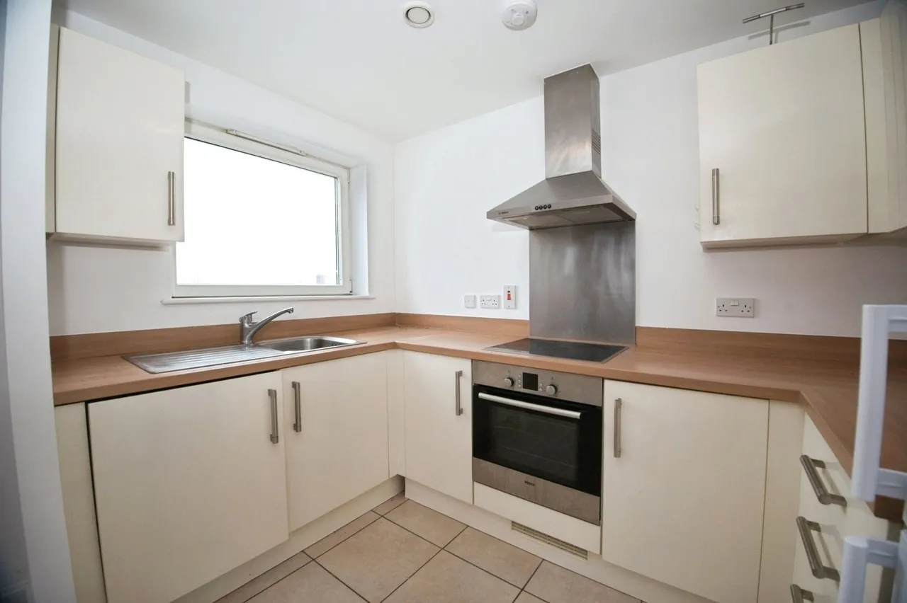 Heol Glan Rheidol, Cardiff, CF10, photo 5