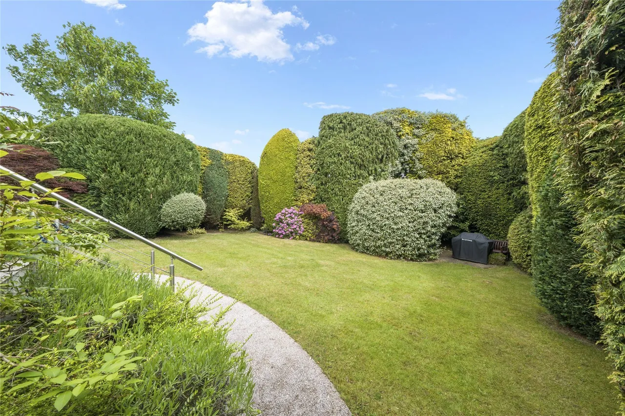 Heath Ridge Green, Cobham, Surrey, KT11, photo 12
