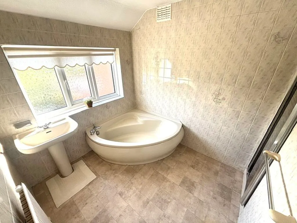 Kinross Crescent, Great Barr, B43, photo 15