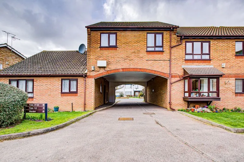 Wash Lane, Clacton-On-Sea CO15 1EJ, photo 2