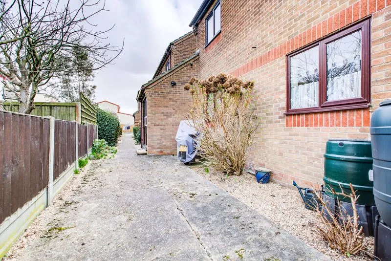 Wash Lane, Clacton-On-Sea CO15 1EJ, photo 4