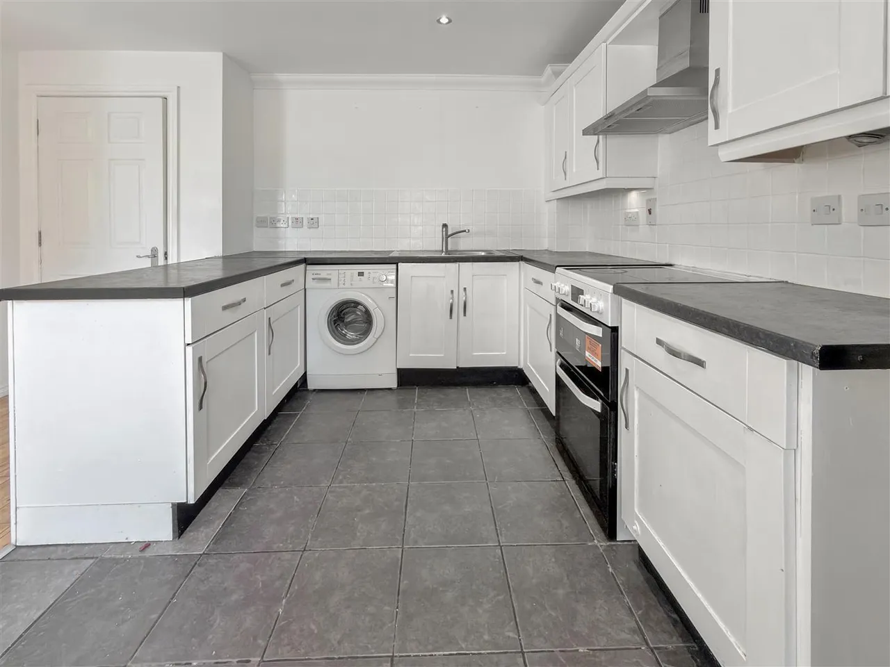 Hanworth Road, Hampton, photo 5
