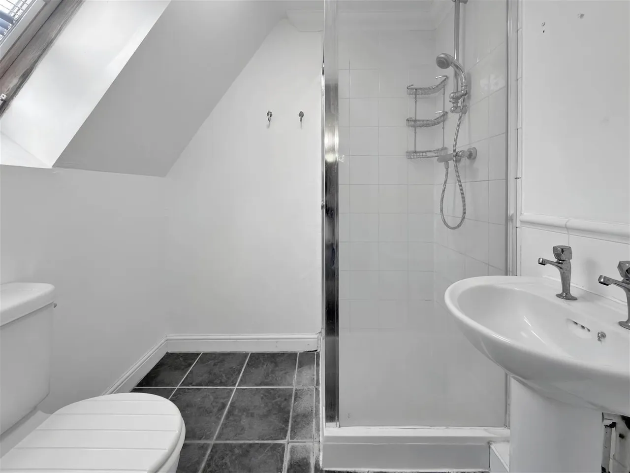 Hanworth Road, Hampton, photo 8