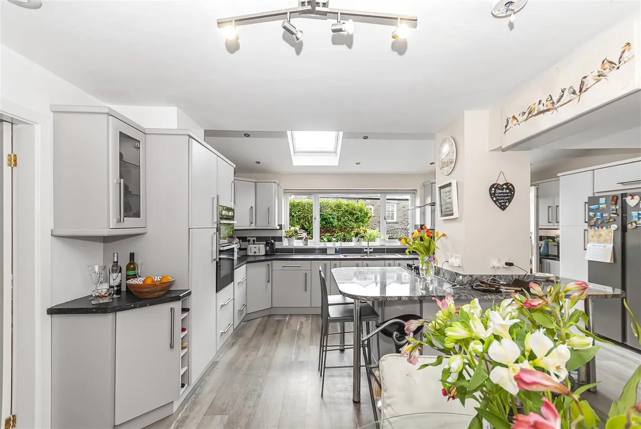 Quarlton Drive, Hawkshaw, Bury, BL8 4JY, photo 3