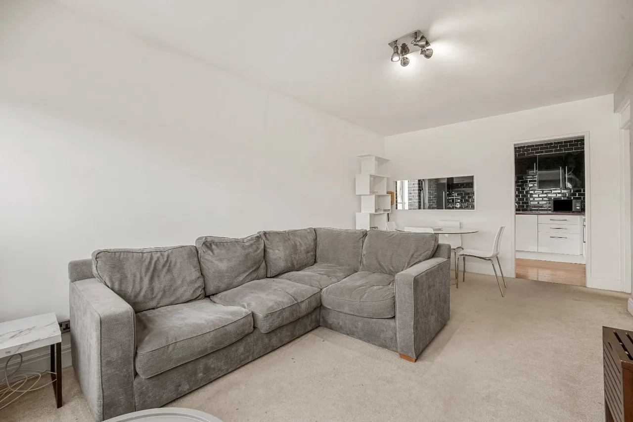 Austin Road, London, SW11, photo 19