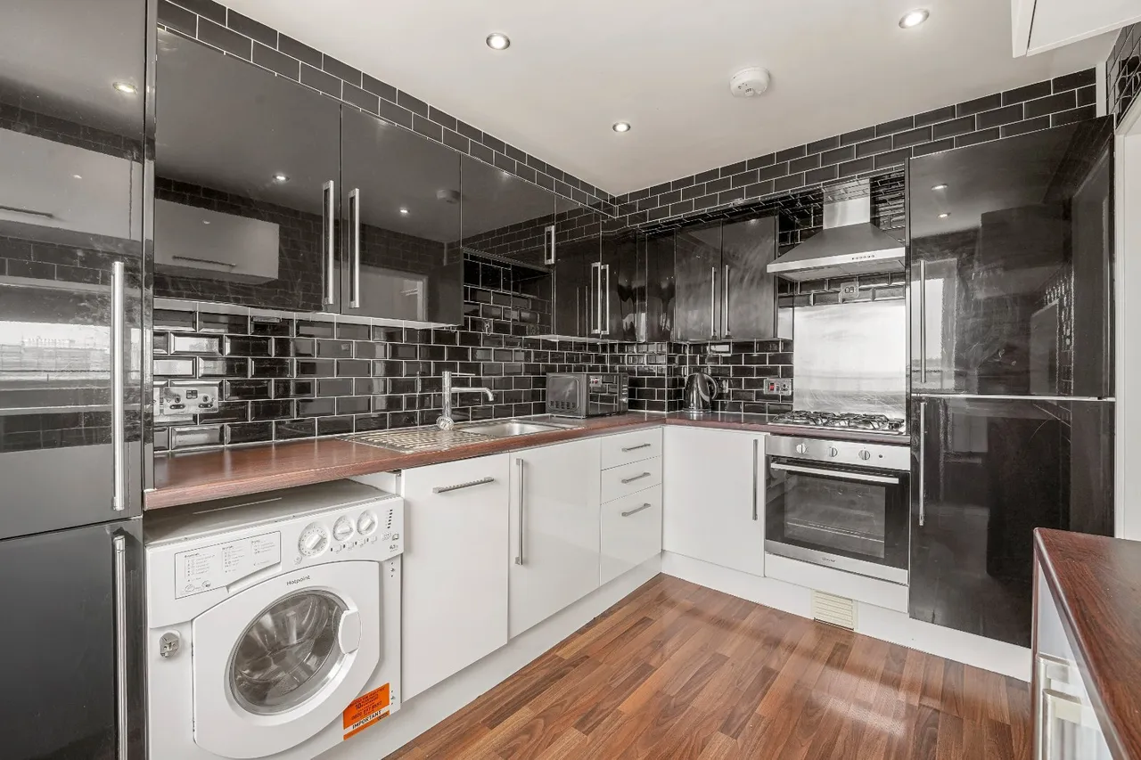 Austin Road, London, SW11, photo 7