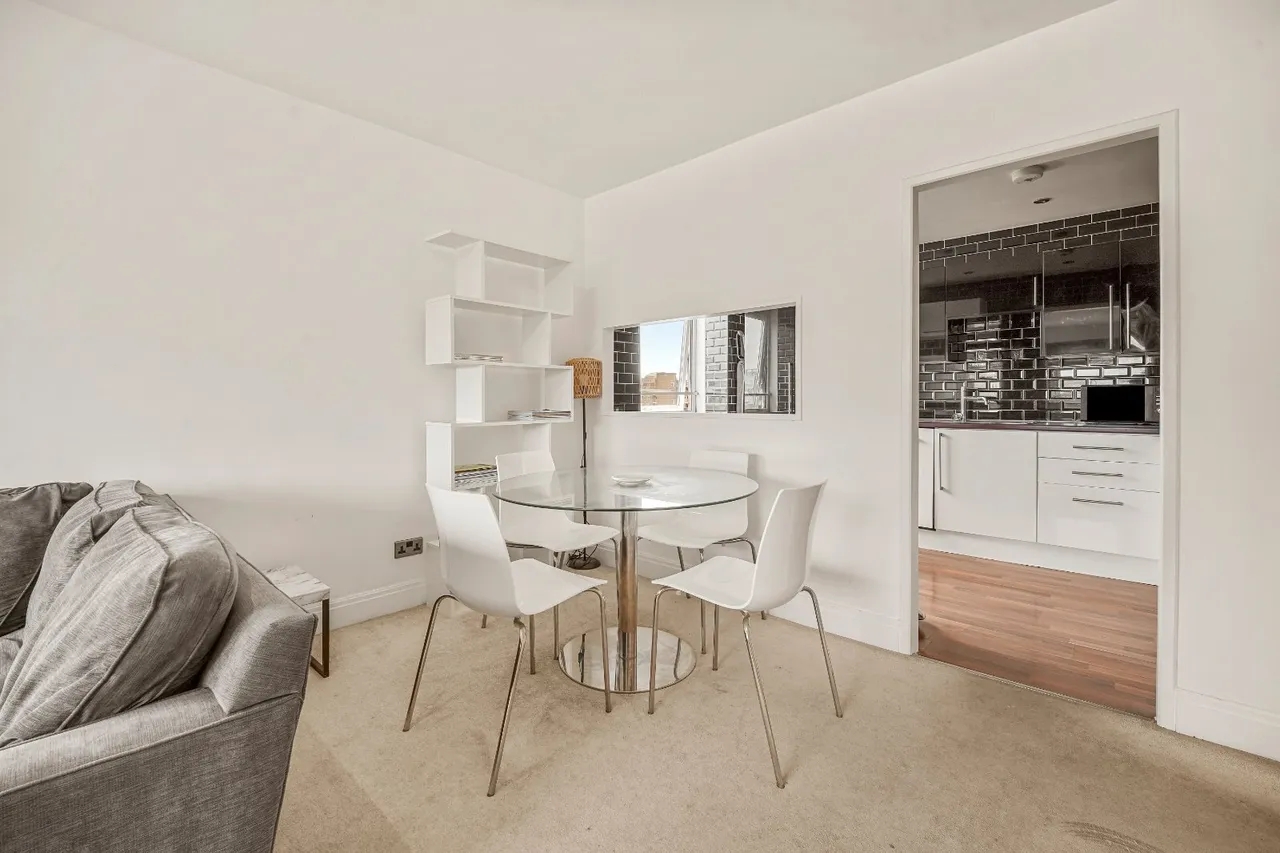 Austin Road, London, SW11, photo 5
