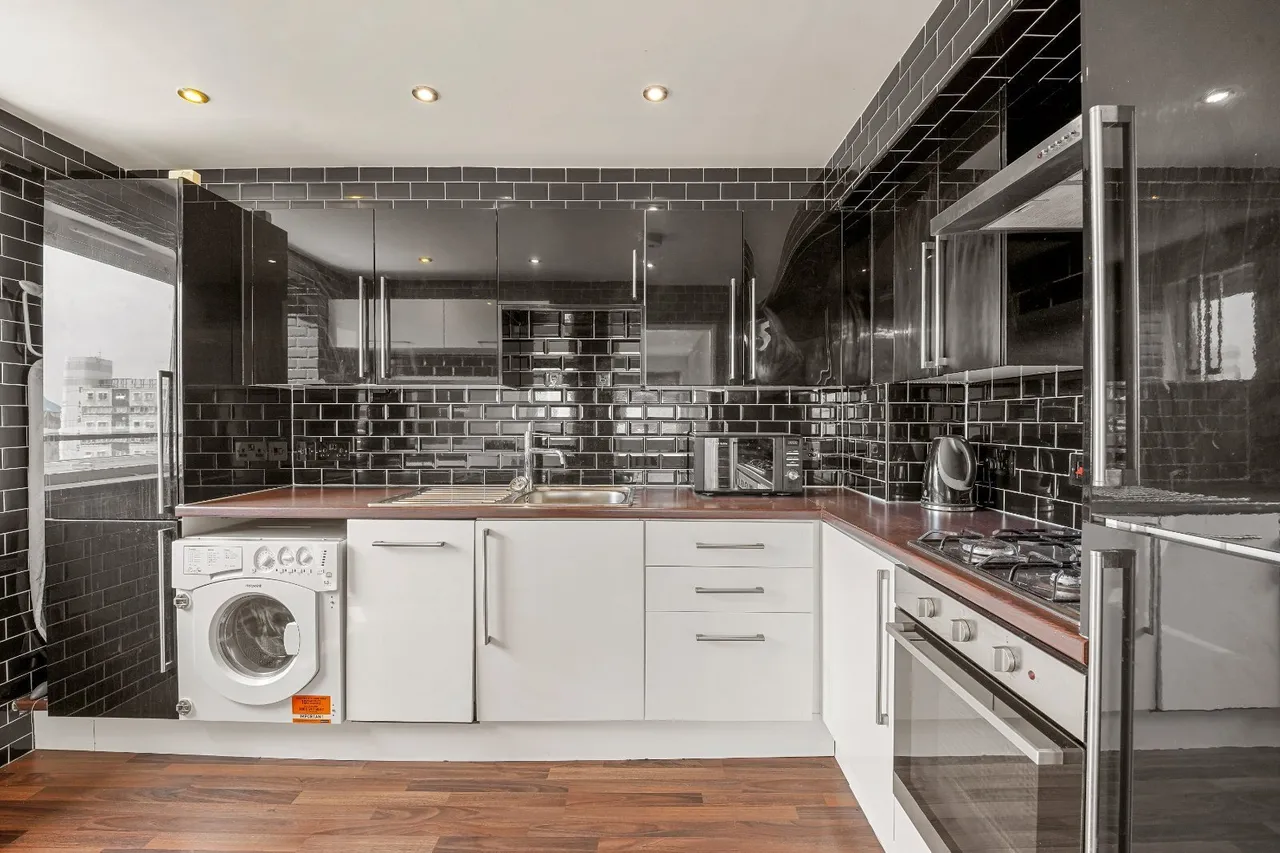 Austin Road, London, SW11, photo 20