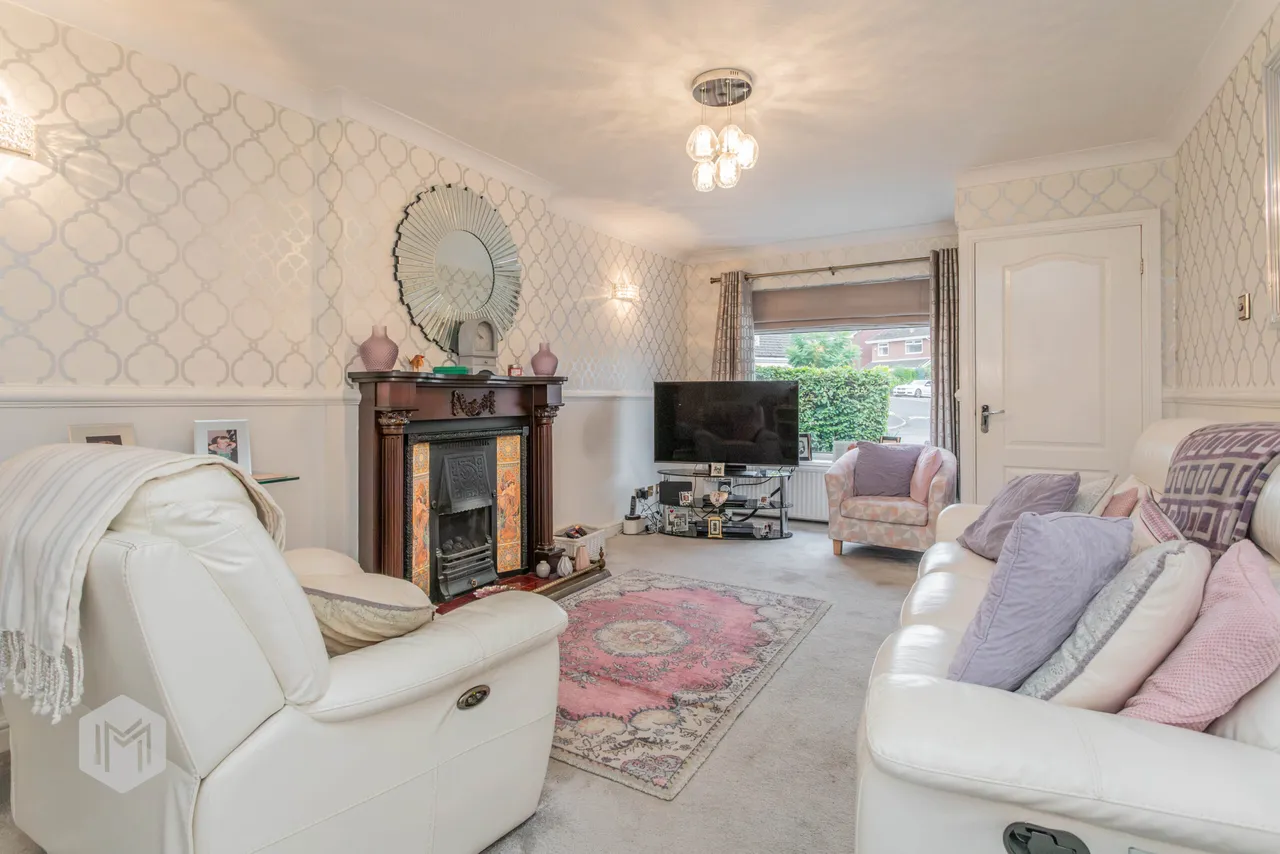 Upper Lees Drive, Westhoughton, Bolton, BL5 3UE, photo 2