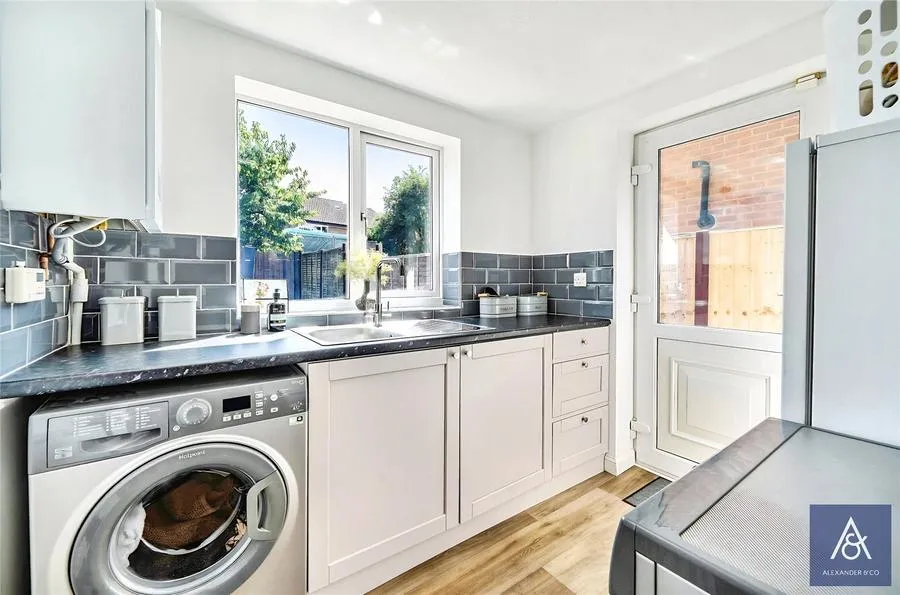 Stuart Road, Brackley, NN13, photo 7