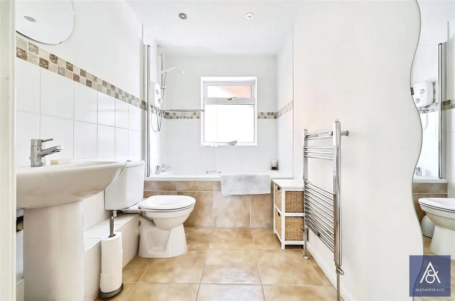 Stuart Road, Brackley, NN13, photo 17