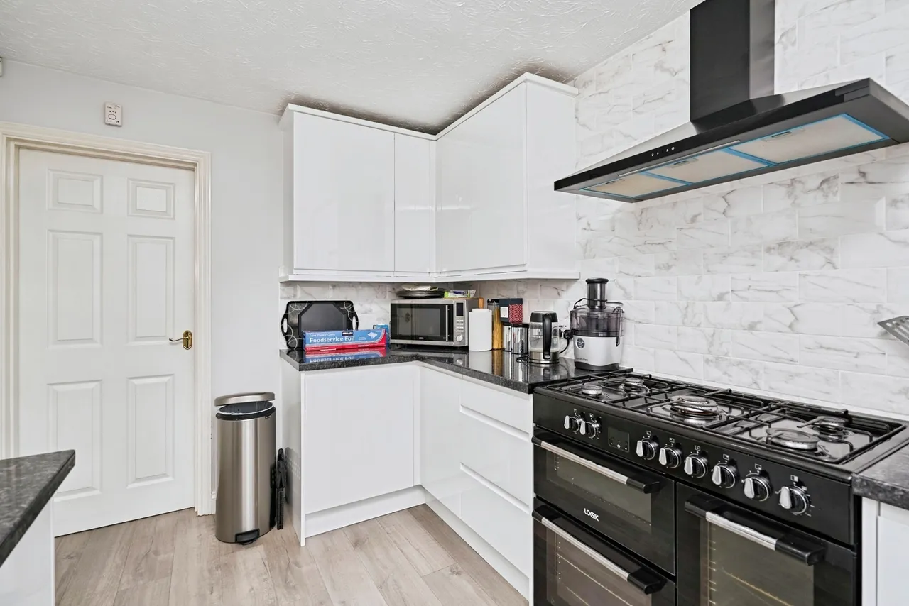 Lupin Grove, Walsall, WS5, photo 5