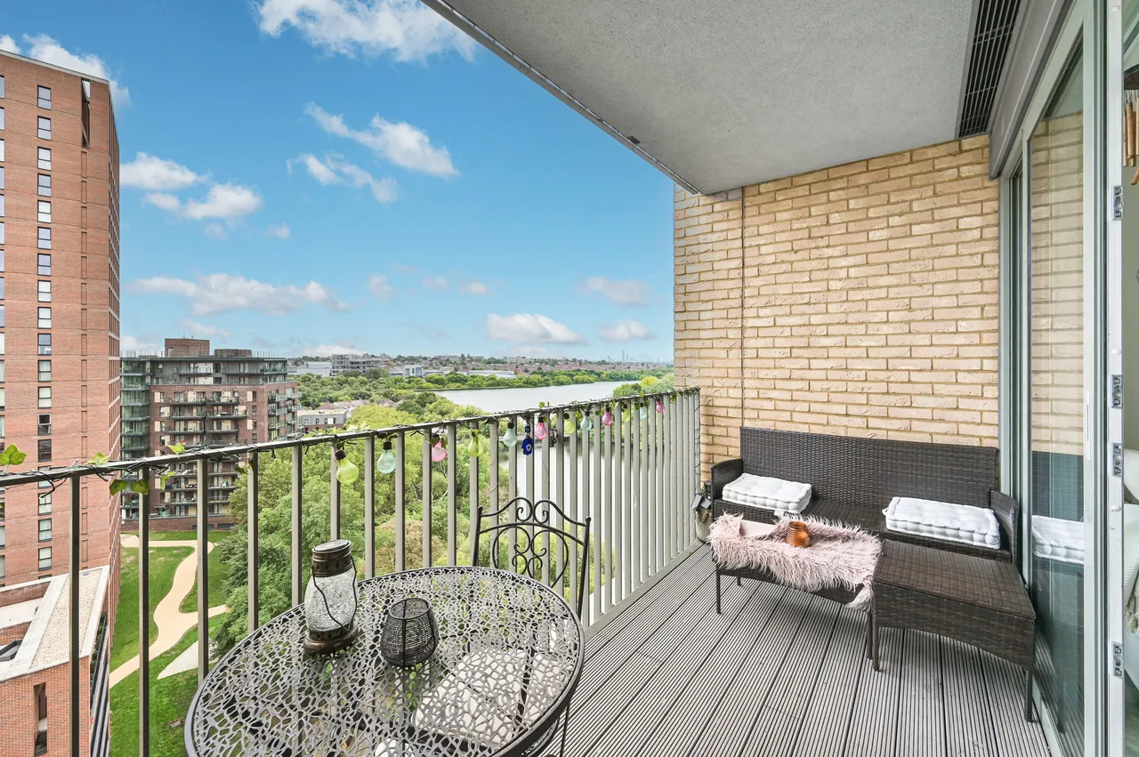 Flat 62, Hawfinch House, 1 Moorhen Drive, London, photo 10