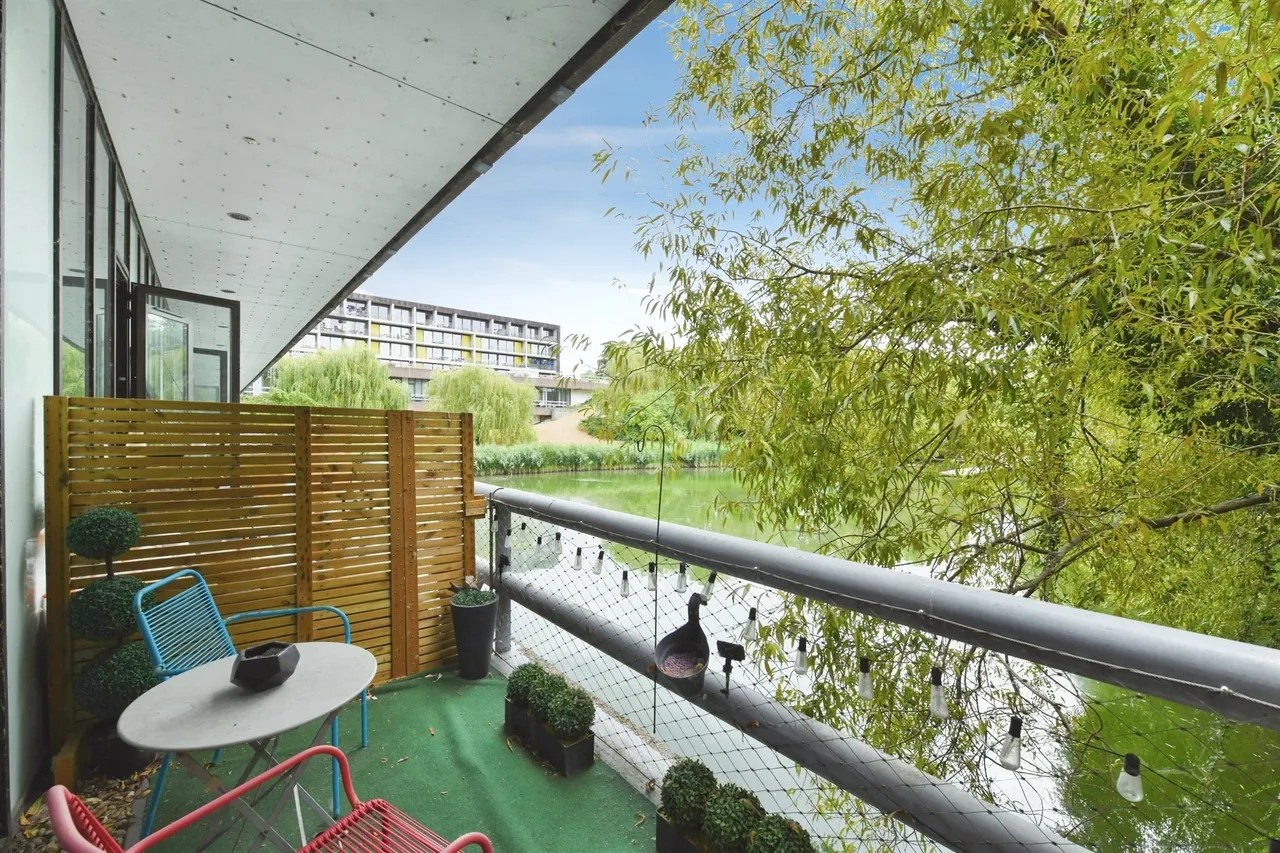 1 bed flat for sale, Lake Shore Drive, Bristol, BS13
