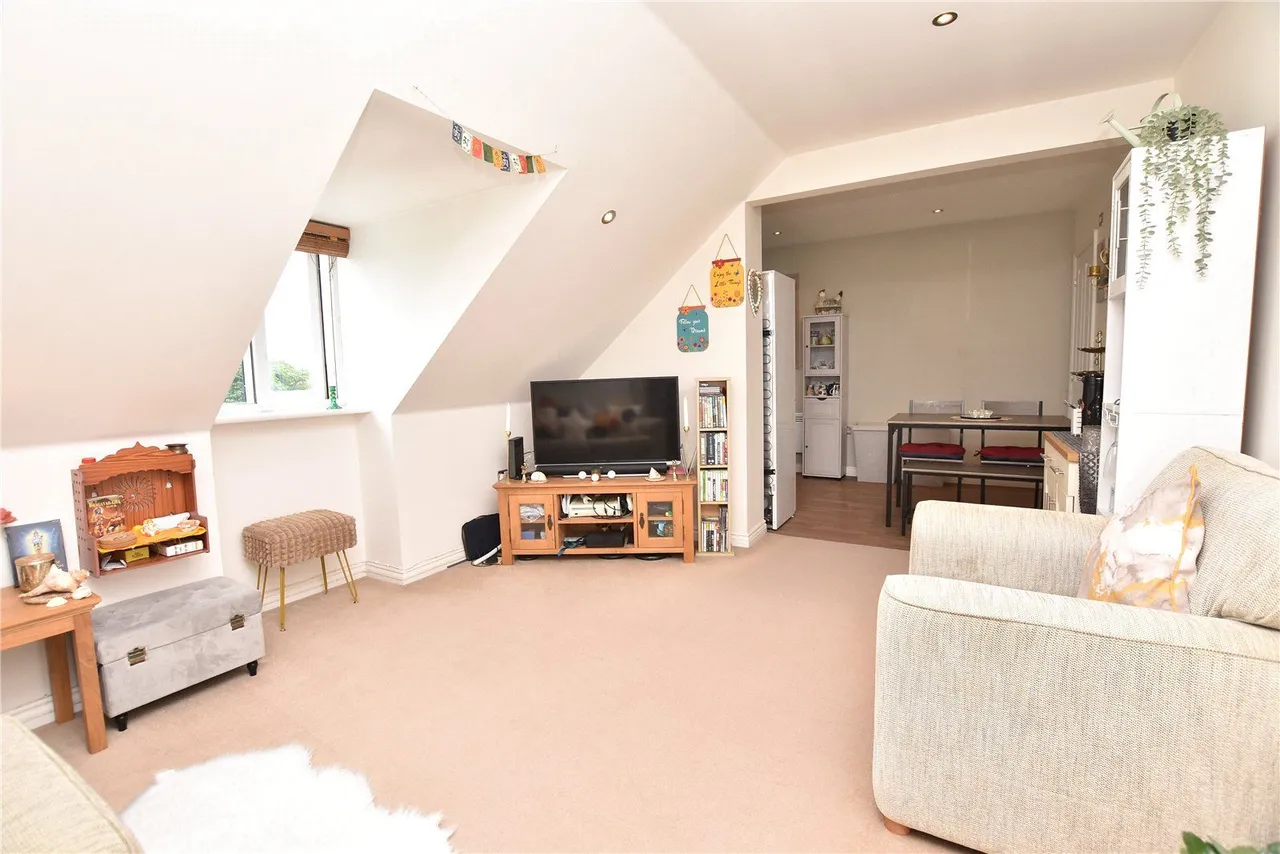Willow Way, Whinmoor, LS14, photo 2