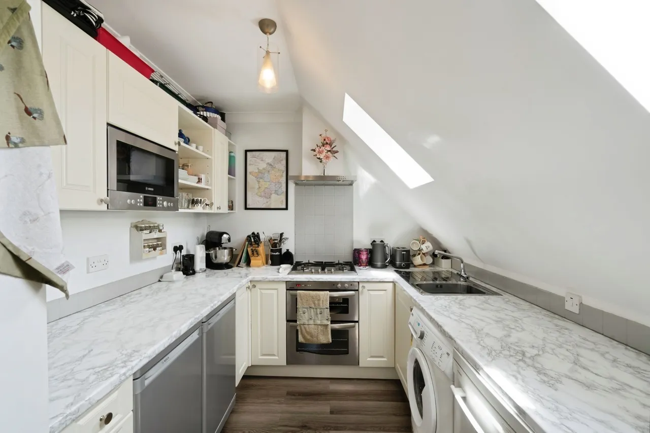 Hillside Road, Haslemere, GU27, photo 4