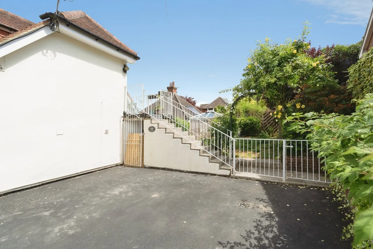 Hillside Road, Haslemere, GU27, photo 10