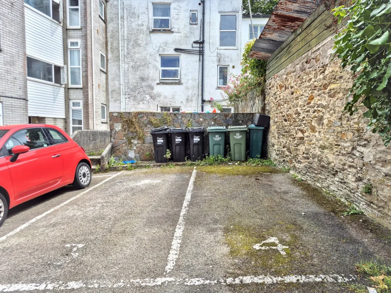 Brook Court, photo 7