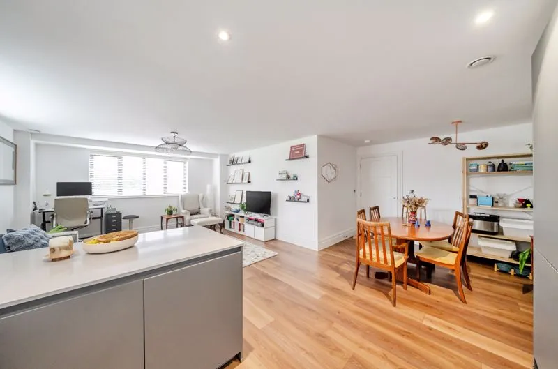 2 Plough Lane, Purley CR8 3QA, photo 2