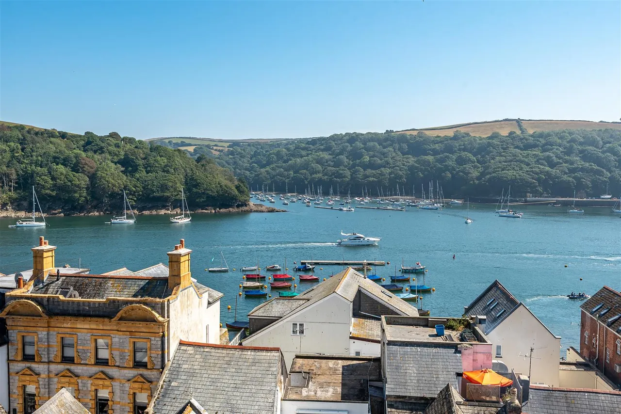 6 bed house for sale, Bull Hill, Fowey
