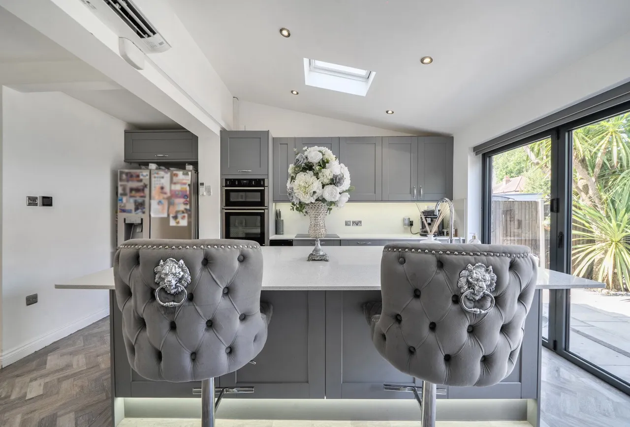Curran Avenue, Wallington, SM6 7JL, photo 6