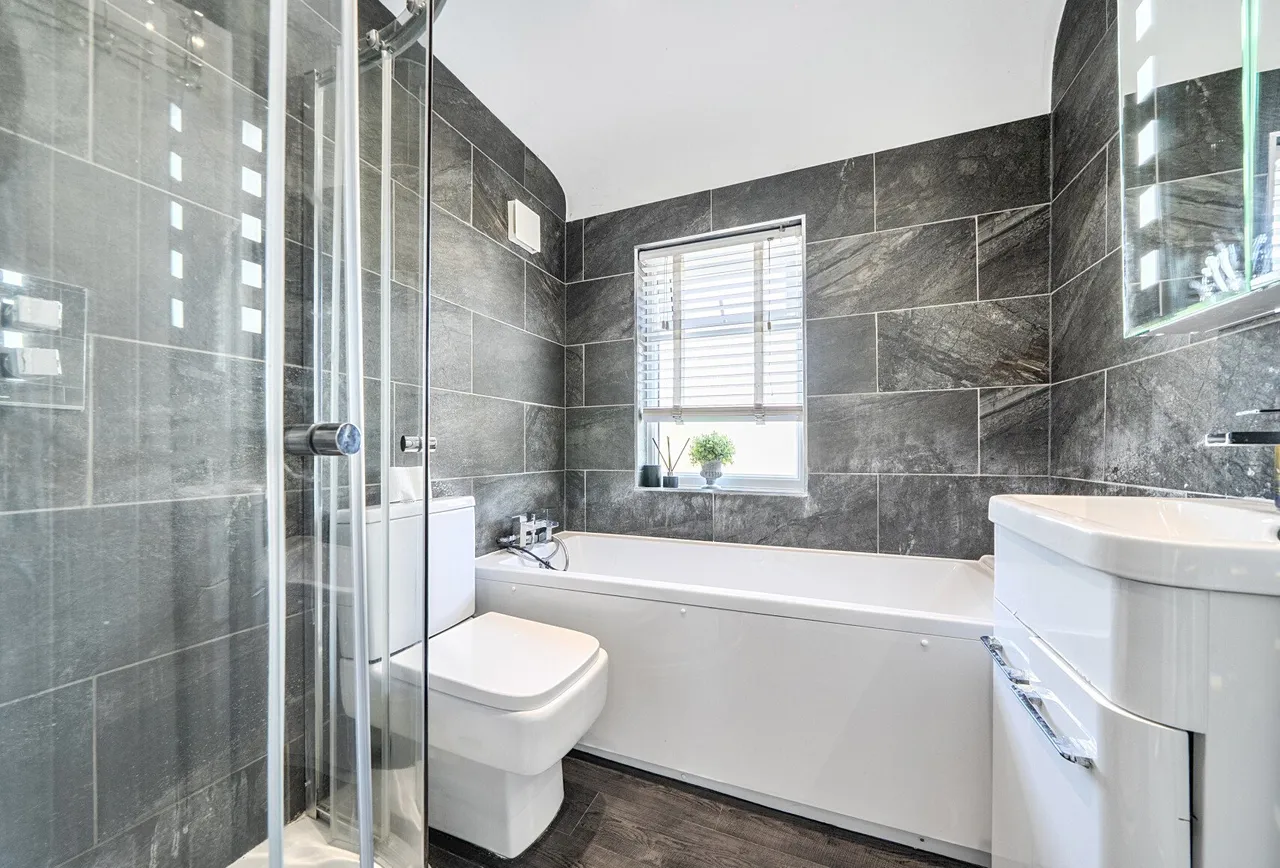 Curran Avenue, Wallington, SM6 7JL, photo 13