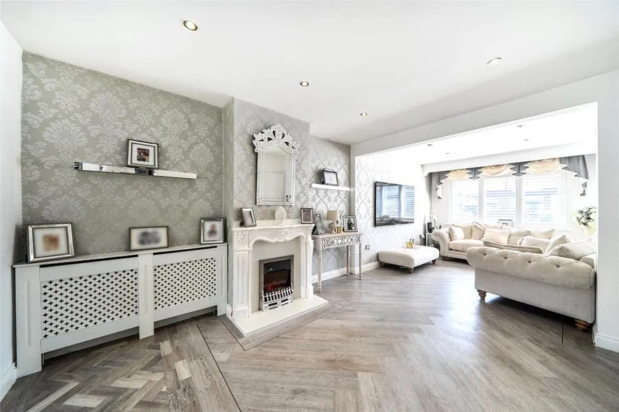 Curran Avenue, Wallington, SM6, photo 3